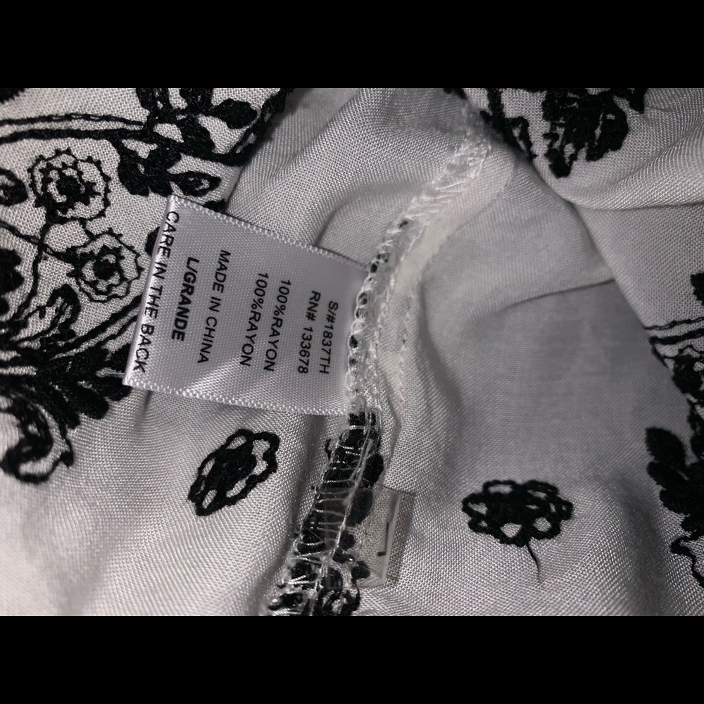 Cute dressy tank with black embroidery. - Picture 7 of 9